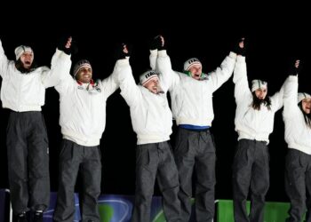 Luge, relevo en equipo, bronce para Italia