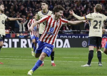 El Atlético pasa por encima del Barcelona y se acerca a La Cartuja