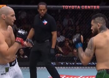 Strickland atrapó a Fluffy Hernández