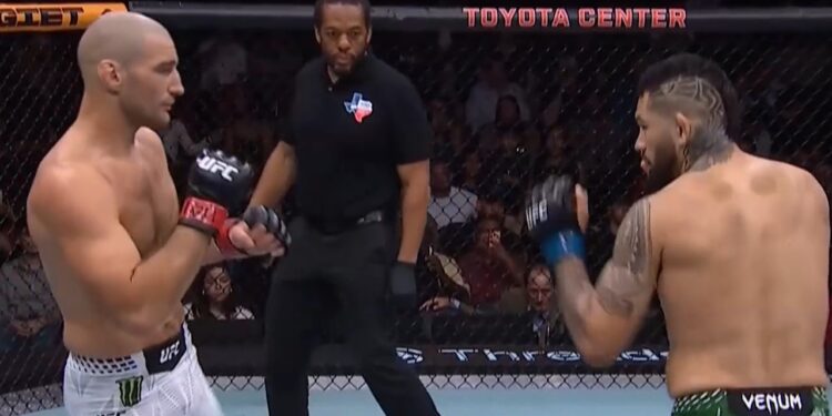 Strickland atrapó a Fluffy Hernández