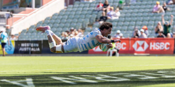Jugadores del seleccionado argentino Los Pumas 7 en Perth durante la definición por el quinto puesto