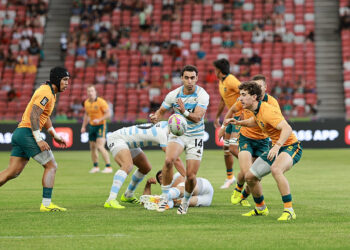 Jugadores de Los Pumas Seven en Singapur disputando un encuentro del Circuito Mundial de Rugby
