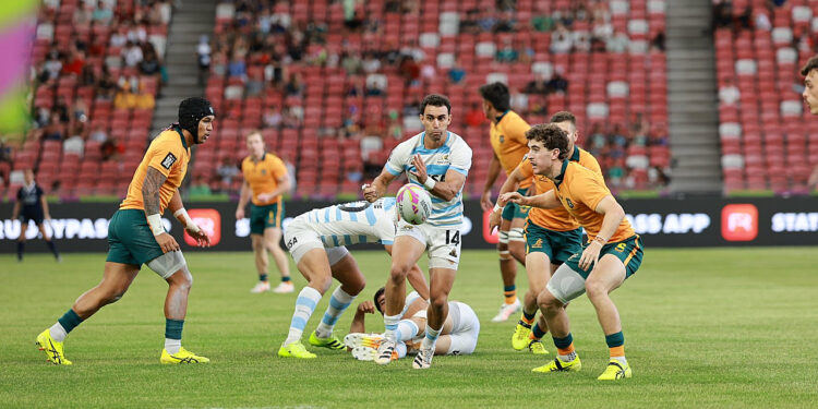 Jugadores de Los Pumas Seven en Singapur disputando un encuentro del Circuito Mundial de Rugby