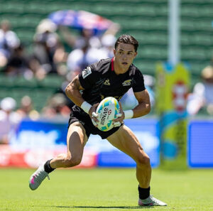 Jugador de la selección argentina de Seven en pleno movimiento durante un partido decisivo en Perth