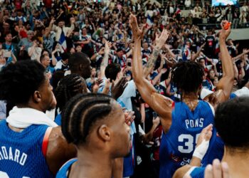 El equipo de Francia de baloncesto gana su partido contra Hungria