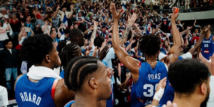 El equipo de Francia de baloncesto gana su partido contra Hungria