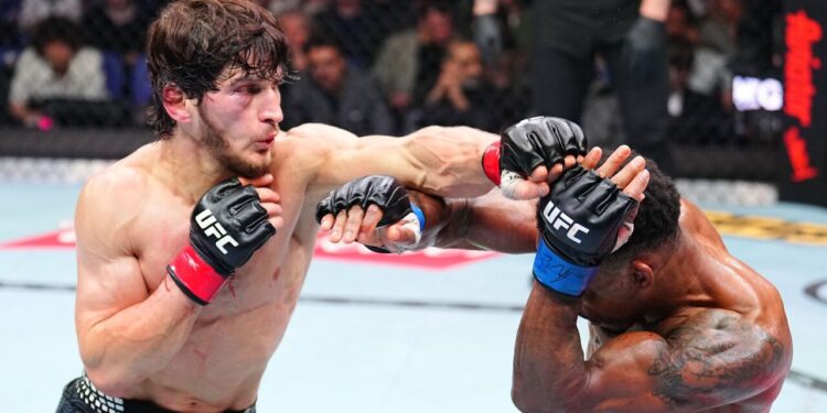 Evloev vence en UFC London