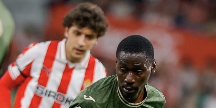 El fútbol quedó en un segundo plano en El Molinón