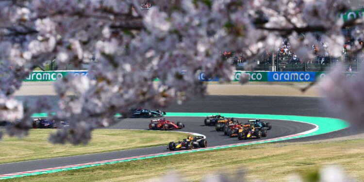 La Fórmula 1 corriendo en Suzuka / Oracle Red Bull Racing