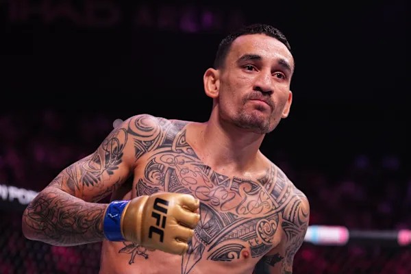 Max Holloway salarios