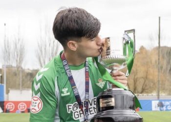 Morante es internacional sub18 con España | Foto: Real Betis
