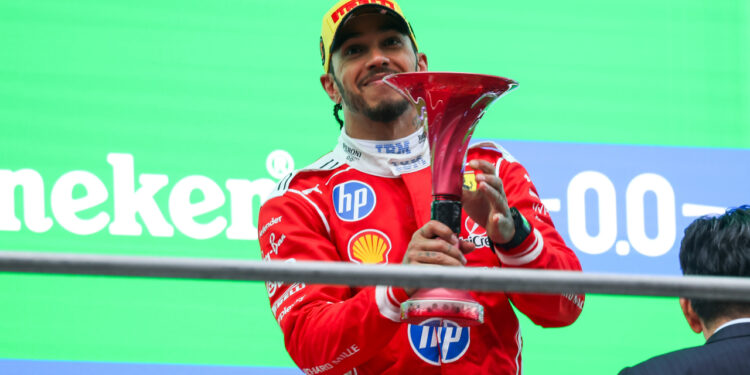 Primer podio de Hamilton con Ferrari / Scuderia Ferrari HP