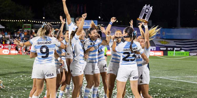 Las Yaguaretés celebran el título en el Seven de Montevideo tras vencer a Sudáfrica