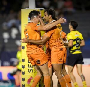 Try de Matías Orlando para la victoria de Tarucas ante Peñarol
