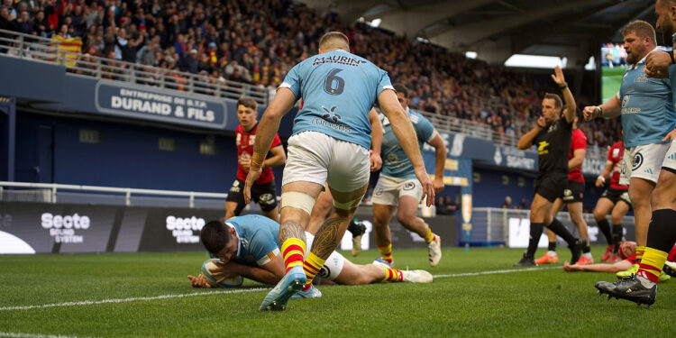 Joaquín Oviedo llega a su try con Perpignan en el Top 14 de Francia