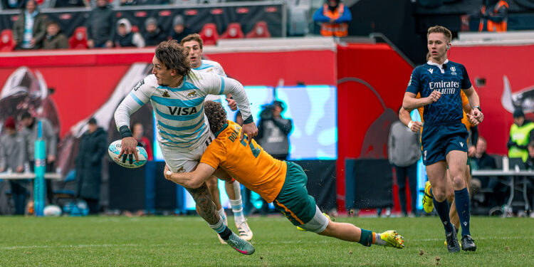 El seleccionado de Los Pumas 7's celebra la obtención de la medalla de bronce en la etapa de Nueva York