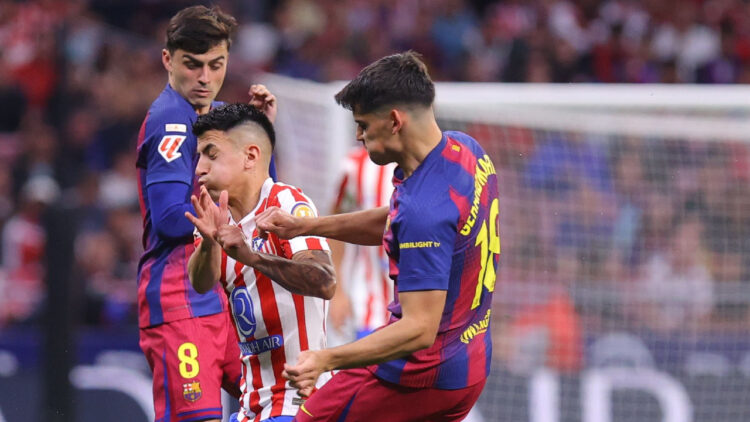 Falta de Gerard Martín a Thiago Almada en el Atlético de Madrid vs FC Barcelona / Fuente: Atlético de Madrid