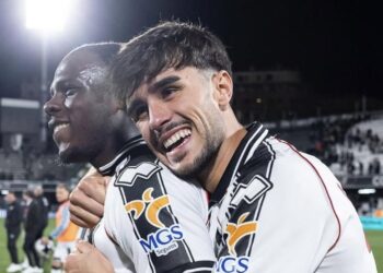 Lucas Alcázar, el lateral revelación de Segunda