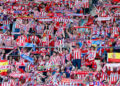 La afición del Atlético de Madrid animando al equipo en Sevilla / Fuente: Atlético de Madrid
