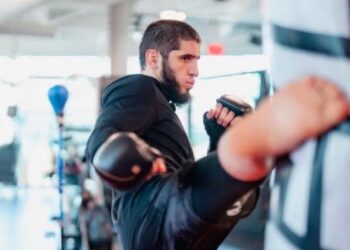 Makhachev comienza el campamento