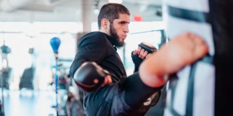Makhachev comienza el campamento