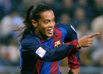 Ronaldinho jugando con el FC Barcelona / Fuente: LALIGA