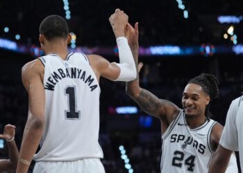 San Antonio Spurs se clasifica a segunda ronda eliminando a Portland Trail Blazers
