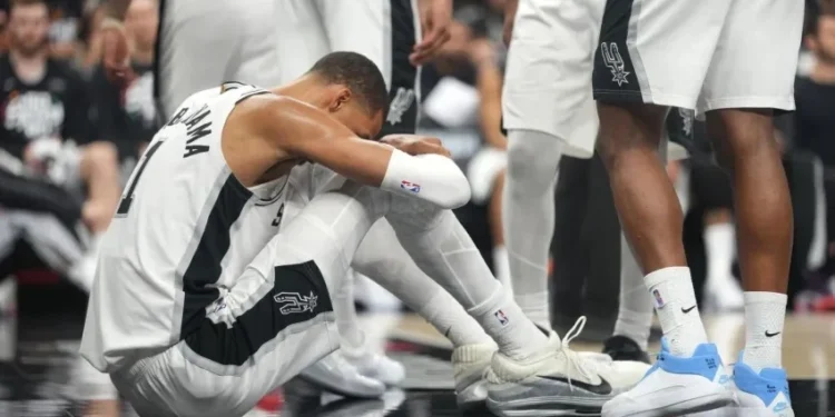 Preocupación por Wembanyama y LeBron pone el 2-0