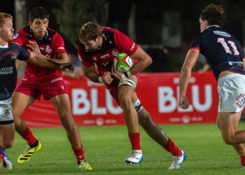 Acción de juego en el Súper Rugby Américas durante la sexta jornada