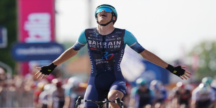 Alec Segaert rompe el guion en Novi Ligure