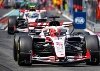 Ambos Haas disputando el GP de Japón / Fuente: TGR Haas F1 Team