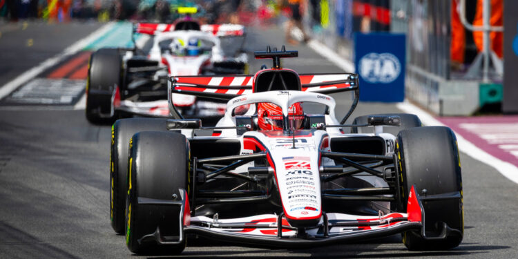 Ambos Haas disputando el GP de Japón / Fuente: TGR Haas F1 Team