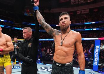 Amosov sometió a Joel Álvarez