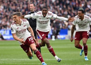 El Arsenal se aferra a la Premier