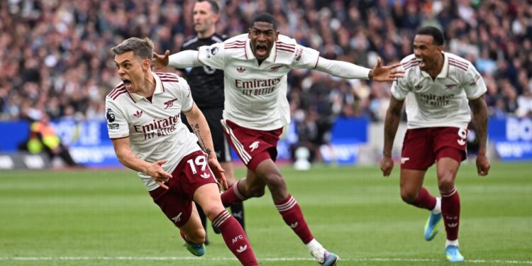 El Arsenal se aferra a la Premier