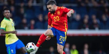 Carvajal en un enfrentamiento de España ante Brasil. |Foto: SE Fútbol