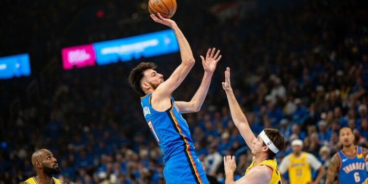 Chet OKC juego 1 OKC-Lakers