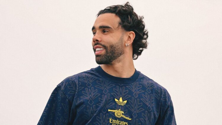 David Raya, portero del Arsenal, camino a Budapest. | Foto: Arsenal