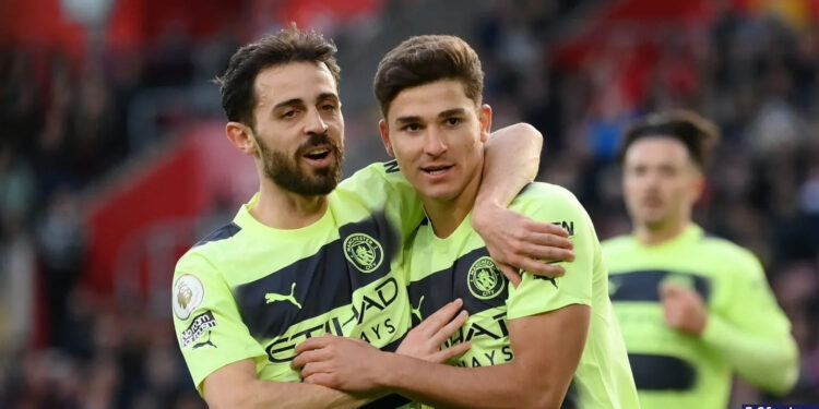 Duelo entre Barcelona y Atleti en el mercado por Bernardo Silva y Julián Álvarez