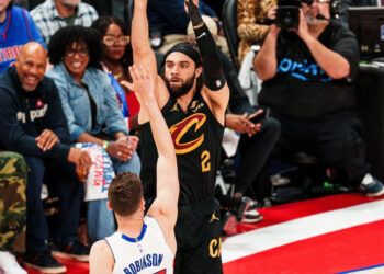 Duncan defendiendo Cavs-Pistons