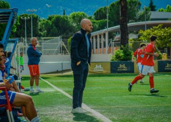 Javier Sánchez, un entrenador de oro para el Atlético Valdeiglesias