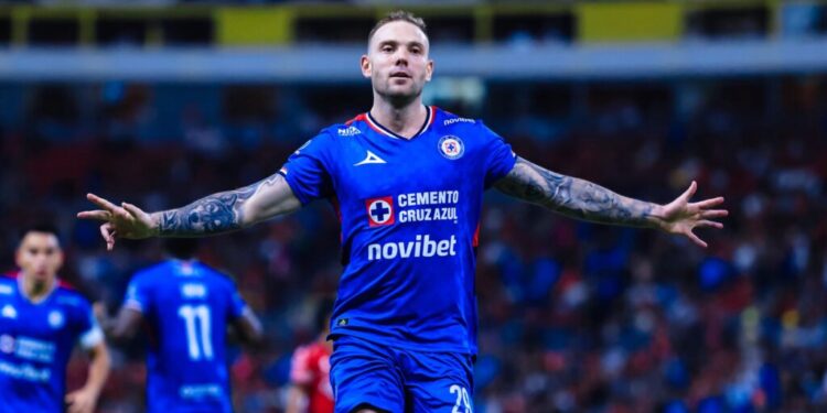 los argentinos son indispensables en Cruz Azul y Atlas