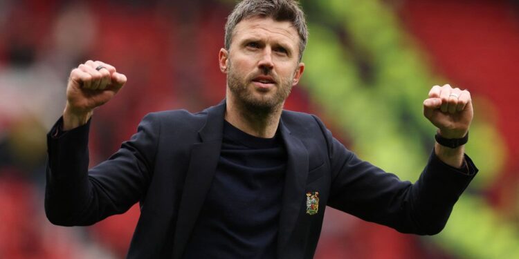 Michael Carrick renueva su contrato con el Manchester United hasta 2028