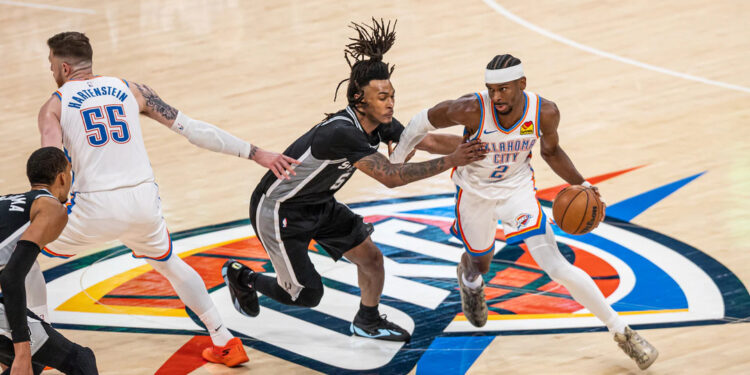 SGA contra los San Antonio Spurs en juego 5 2026