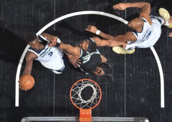 Anthony Edwards juego 5 contra Spurs 2025/26