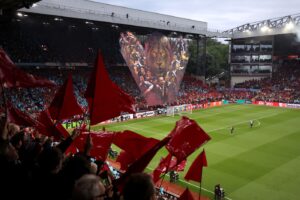El tifo de Villa Park antes del Aston Villa-Nottingham Forest. Ollie Watkins celebra durante el Aston Villa-Nottingham Forest. Fuente: AVFC web
