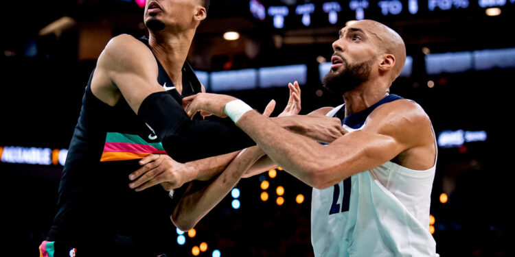 Wemby y Rudy Gobert