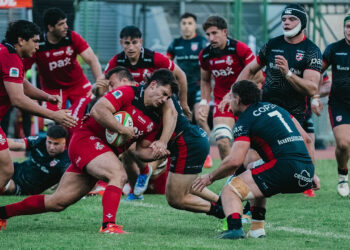 Jugadores de Dogos XV en su clasificación a semifinales tras vencer a Selknam en Chile por el Super Rugby Americas