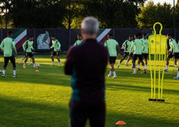 A seis días del debut mundialista, el cuerpo técnico del Tri prioriza el orden defensivo