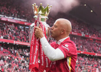 Arne Slot abandona el Liverpool apenas un año después de la conquista de la Premier League